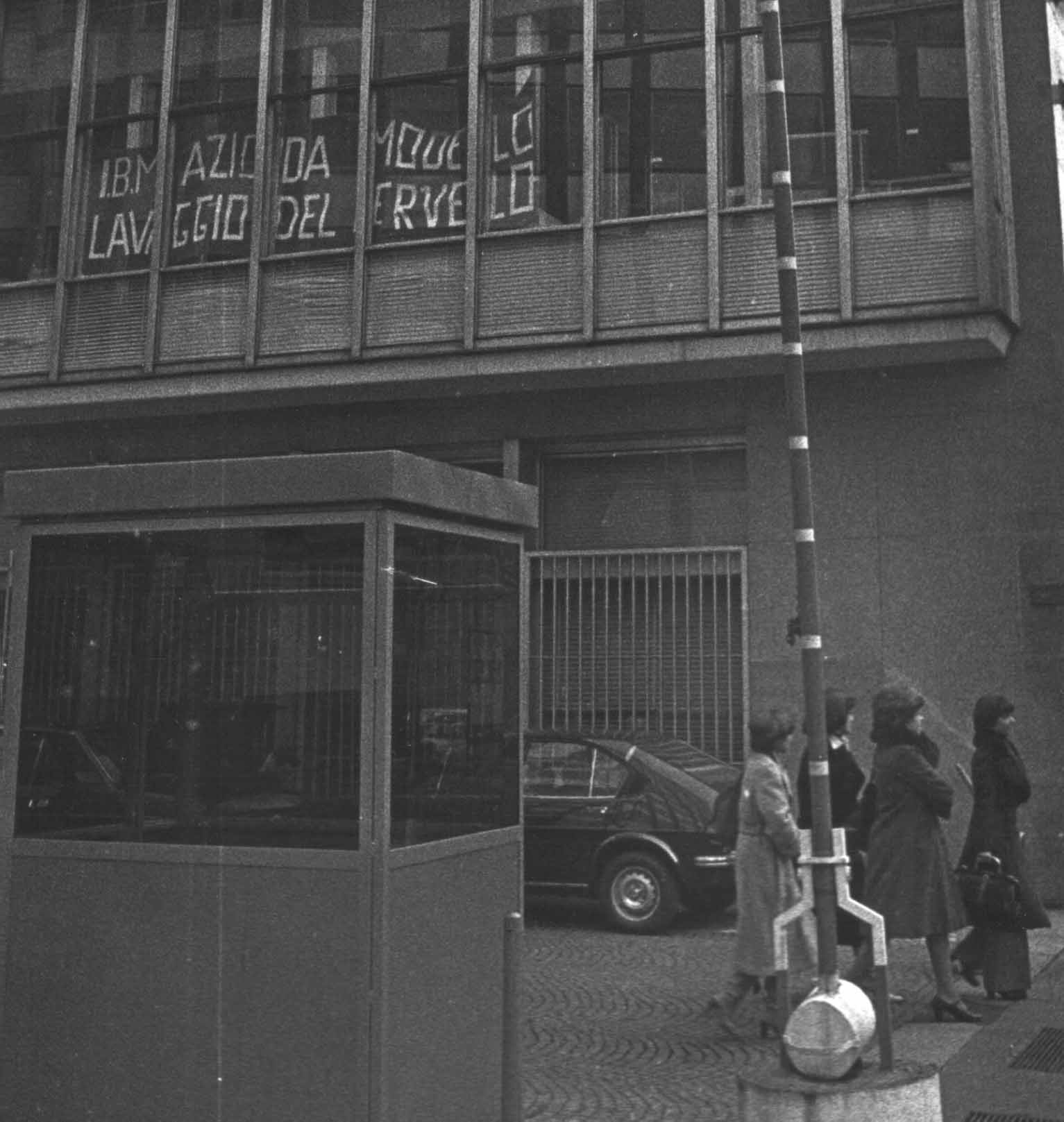 IBM, sede di via Pirelli, Milano, 1972